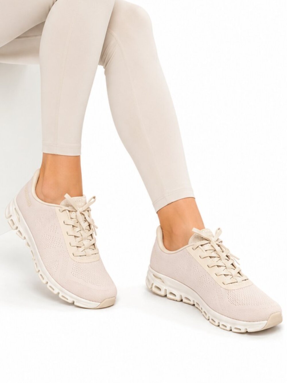 Sz: 10 Tan Skechers Womens Hands Free Swift Fit Glide Sneakers 1961240 New w Box